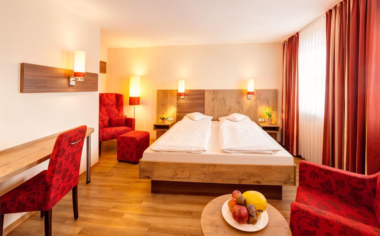 Seehotel Wassermann Зеон-Зебрукк Экстерьер фото