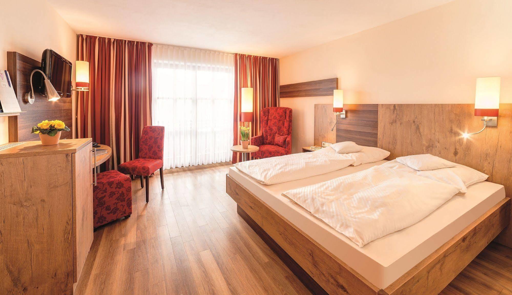 Seehotel Wassermann Зеон-Зебрукк Экстерьер фото